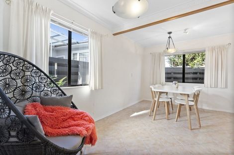 Photo of property in 12 Athena Grove, Highbury, Palmerston North, 4412