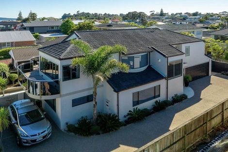 Photo of property in 14a The Parade, Bucklands Beach, Auckland, 2012
