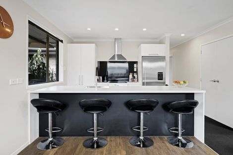 Photo of property in 513 Richmond Road, Lepperton, New Plymouth, 4373