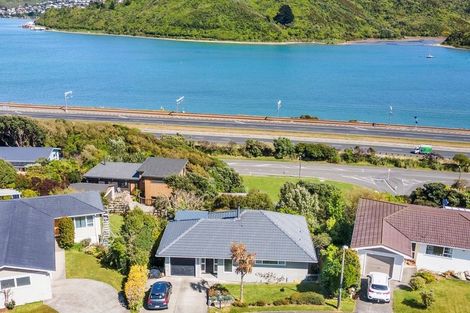 Photo of property in 14 Annan Grove, Papakowhai, Porirua, 5024