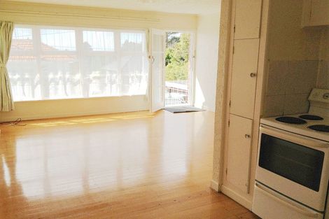 Photo of property in 2/228 Onewa Road, Birkenhead, Auckland, 0626