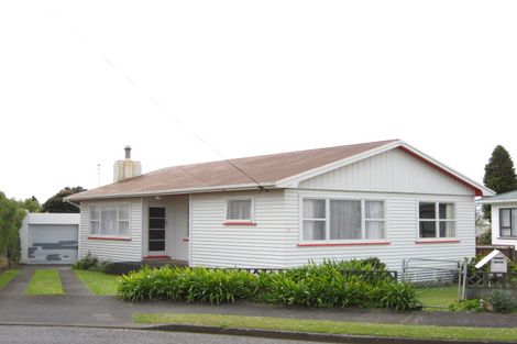 Photo of property in 8 Margaret Place, Merrilands, New Plymouth, 4312