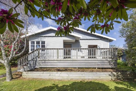 Photo of property in 2 Chilman Street, Strandon, New Plymouth, 4312