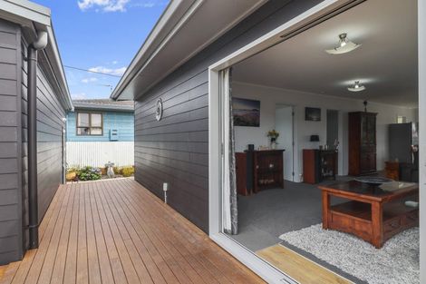 Photo of property in 18 Athenree Road, Athenree, Katikati, 3177