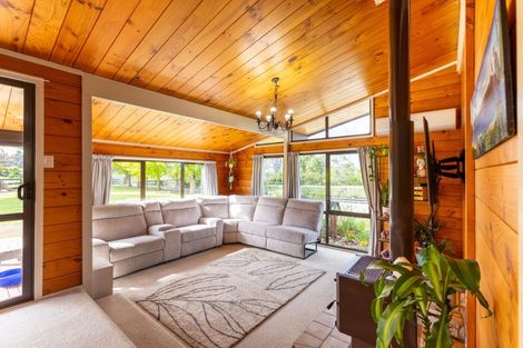 Photo of property in 47 Cowper Side Road, Dannevirke, 4976