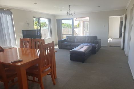 Photo of property in 33 Tarapiroe Avenue, Takanini, 2112