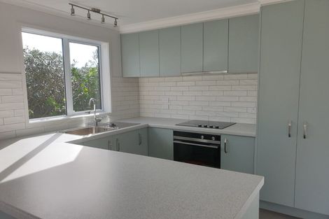 Photo of property in 93a Awaroa Road, Sunnyvale, Auckland, 0612