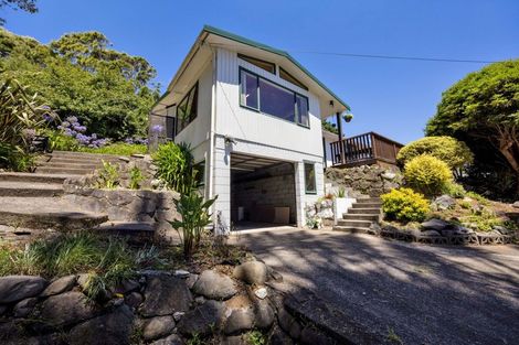 Photo of property in 15 Awanui Street, Merrilands, New Plymouth, 4312