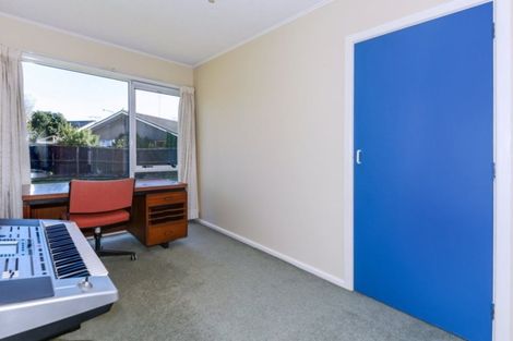 Photo of property in 17 Delaware Crescent, Russley, Christchurch, 8042