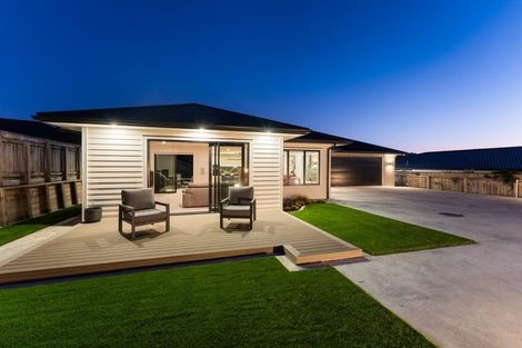 Photo of property in 5 Datum Way, Paraparaumu, 5032