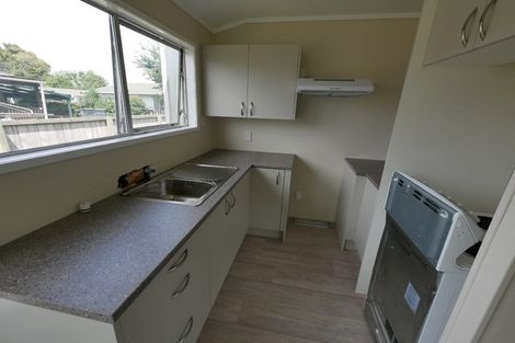 Photo of property in 1/32 Challen Close, Conifer Grove, Takanini, 2112