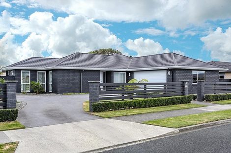 Photo of property in 5 Keene Drive, Bell Block, New Plymouth, 4312
