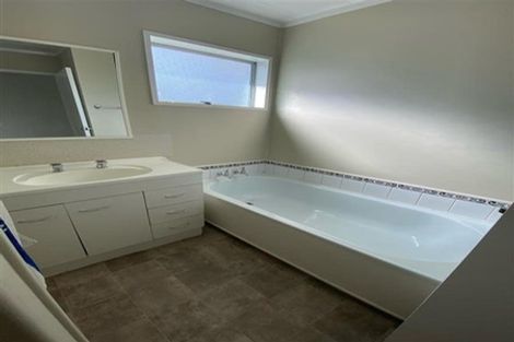 Photo of property in 57a Park Estate Road, Rosehill, Papakura, 2113