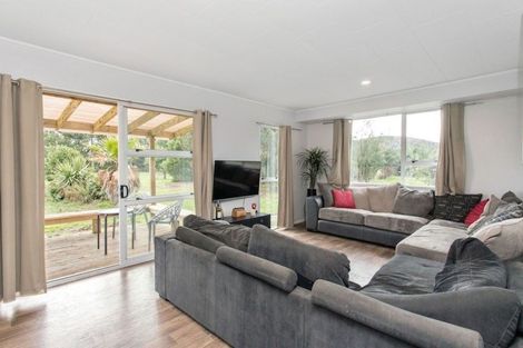 Photo of property in 49 Bayleys Road, Birdlings Flat, Little River, 7591