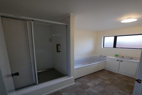 Photo of property in 2/27 Wellington Street, Papakura, 2110