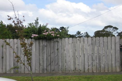 Photo of property in 3/73 Beach Haven Road, Beach Haven, Auckland, 0626