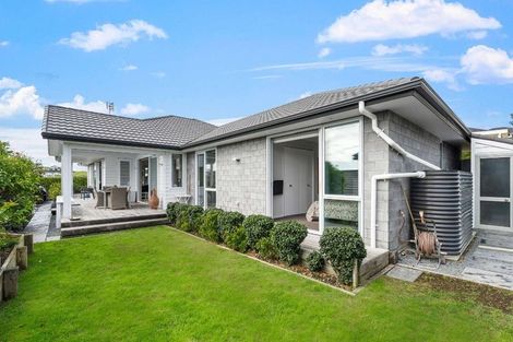 Photo of property in 16 Discovery Drive, Gulf Harbour, Whangaparaoa, 0930