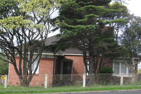 Photo of property in 1/46 West Coast Road, Glen Eden, Auckland, 0602