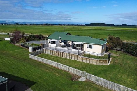 Photo of property in 140 Lake Road, Himatangi, Foxton, 4891