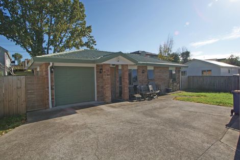 Photo of property in 18 Patts Avenue, Glendene, Auckland, 0602