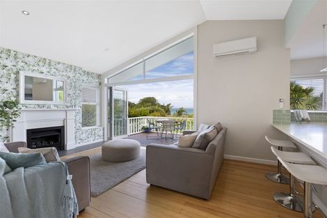 Photo of property in 1/3 Auld Street, Torbay, Auckland, 0630