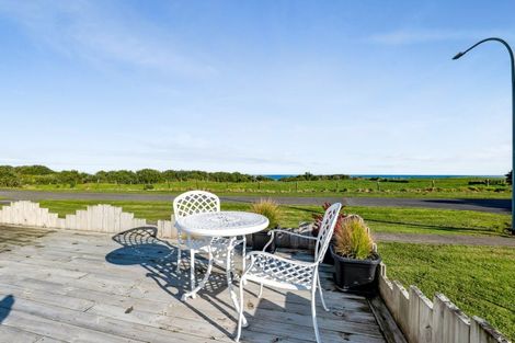 Photo of property in 11 Hector Place, Opunake, 4616