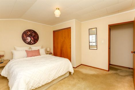 Photo of property in 2/481 Saint Aubyn, Moturoa, New Plymouth, 4310