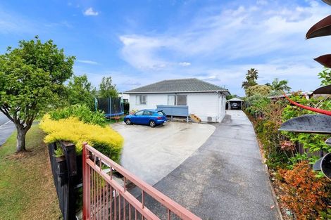 Photo of property in 2 Silverstone Place, Henderson, Auckland, 0612