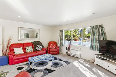 Photo of property in 27 Villa Grove, Paraparaumu, 5032