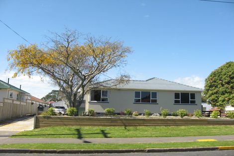 Photo of property in 9 Queens Road, Glen Avon, New Plymouth, 4312