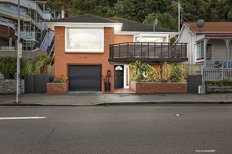 Photo of property in 283 Karaka Bay Road, Karaka Bays, Wellington, 6022