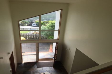 Photo of property in 6 Kapil Grove, Khandallah, Wellington, 6035