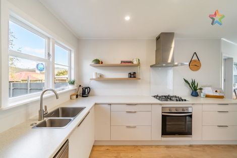 Photo of property in 33 Russell Road, Wainuiomata, Lower Hutt, 5014