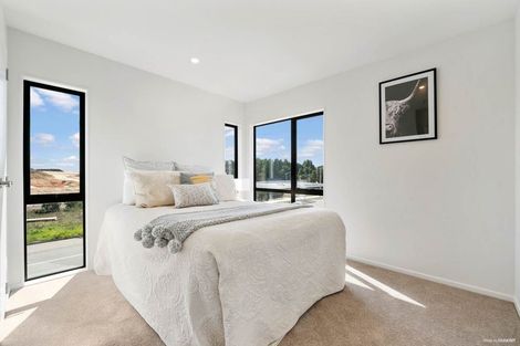 Photo of property in 14a Picturesque Drive, Flat Bush, Auckland, 2019