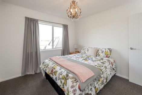 Photo of property in 88 Pohutukawa Drive, Levin, 5571