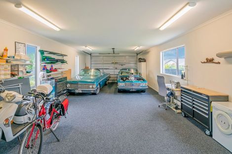 Photo of property in 20 Roseberry Place, Whitianga, 3510