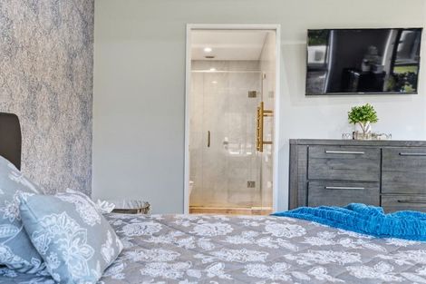 Photo of property in 12 Knox Road, Swanson, Auckland, 0612
