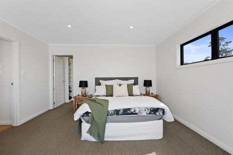 Photo of property in 5 Ngarahana Avenue, Paremoremo, Auckland, 0632