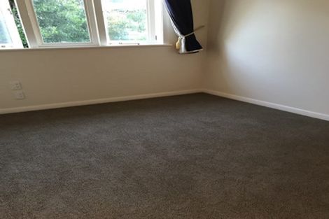 Photo of property in 2/24 Garadice Road, Rothesay Bay, Auckland, 0630