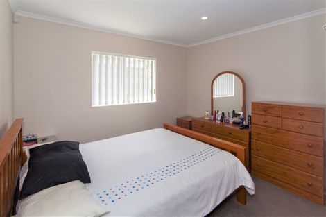 Photo of property in 16 Nirmal Place, Sunnyvale, Auckland, 0612