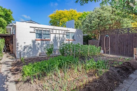 Photo of property in 6 Freebairn Street, Redwood, Christchurch, 8051