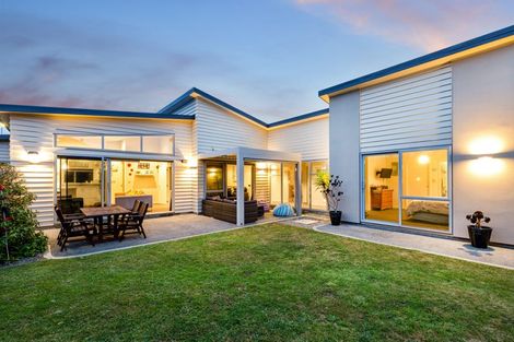Photo of property in 28 Nelson Avenue, Aotea, Porirua, 5024