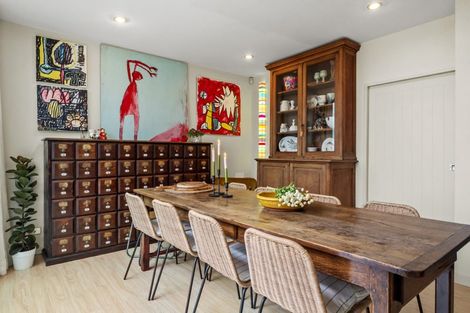 Photo of property in 42 Bayview Road, Browns Bay, Auckland, 0630