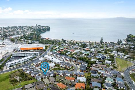 Photo of property in 16 Seafarer Crescent, Stanmore Bay, Whangaparaoa, 0932