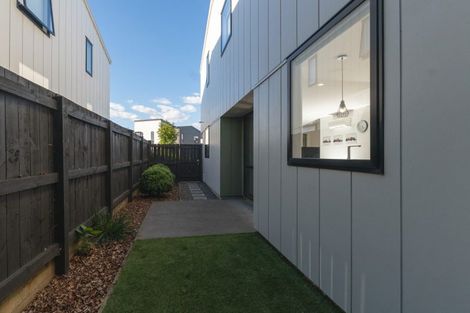 Photo of property in 23 Cessna Crescent, Mangere, Auckland, 2022