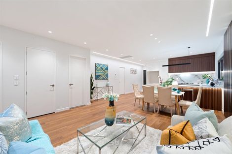 Photo of property in 25 Whakairo Crescent, Gulf Harbour, Whangaparaoa, 0930