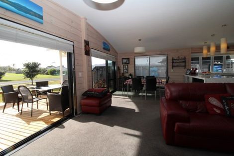 Photo of property in 417 Matarangi Drive, Matarangi, Whitianga, 3592