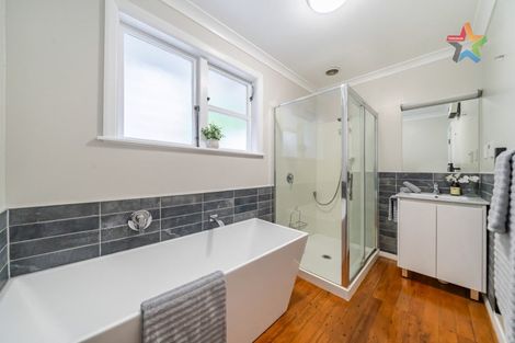 Photo of property in 46 Poto Road, Normandale, Lower Hutt, 5010