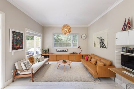 Photo of property in 48 Derwent Street, Island Bay, Wellington, 6023