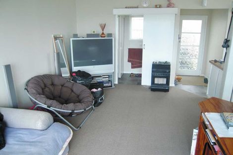 Photo of property in 16 Findlay Street, Moturoa, New Plymouth, 4310